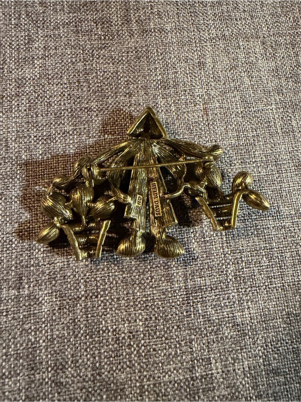 Heidi Daus brooch